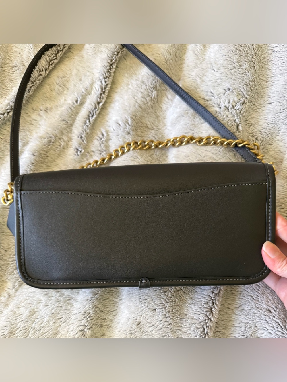 Coach Dinky bag black with gold hardware - Picture 11 of 16